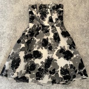 Strapless Black/White/Grey dress